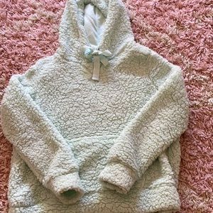 Teal coloured Sherpa, Size Medium in Women’s